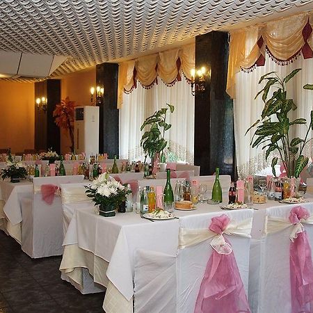 Elbrus Hotel Pazardžik Esterno foto