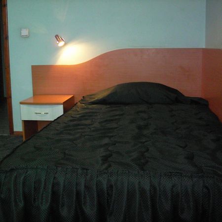 Elbrus Hotel Pazardžik Esterno foto