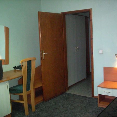 Elbrus Hotel Pazardžik Esterno foto