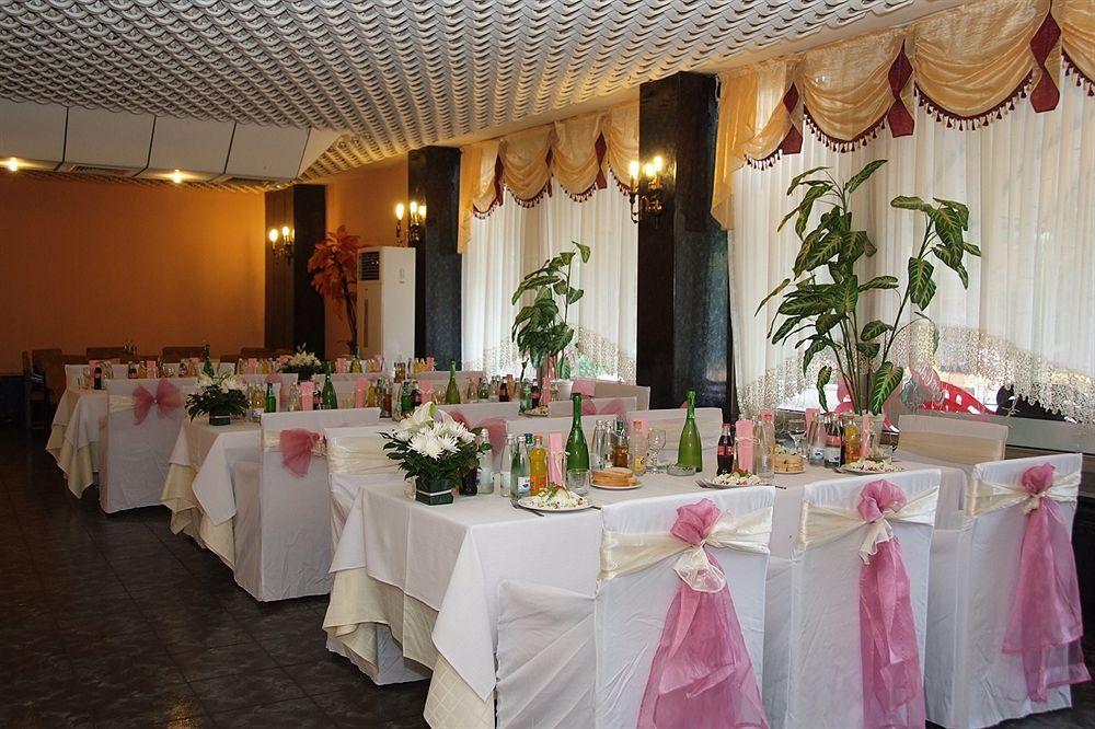 Elbrus Hotel Pazardžik Esterno foto