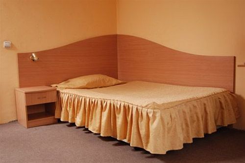 Elbrus Hotel Pazardžik Esterno foto